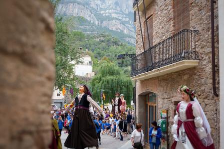 El Encuentro de Peñas llenó las calles de Monistrol de Montserrat