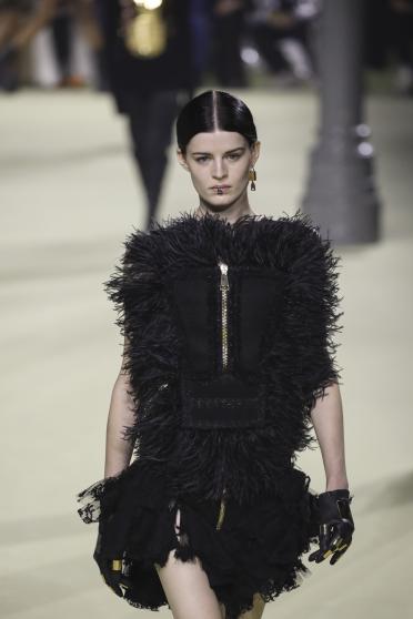 Las mejores imágenes del desfile de 'Balmain' durante la semana de la moda de París.