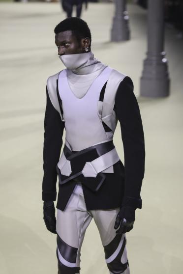 Las mejores imágenes del desfile de 'Balmain' durante la semana de la moda de París.