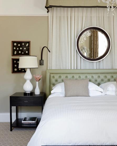 Las habitaciones son espaciosas e invitan al descanso.