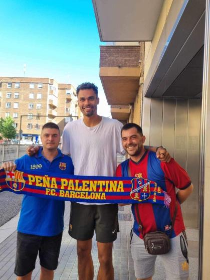 Recepción de la peña Palentina al equipo de basket