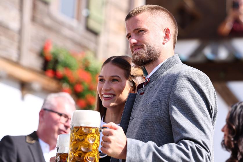 Eric Dier y su mujer Anna Modle EFE/EPA/ANNA SZILAGYI