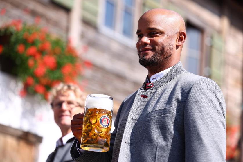 El entrenador Vincent Kompany EFE/EPA/ANNA SZILAGYI