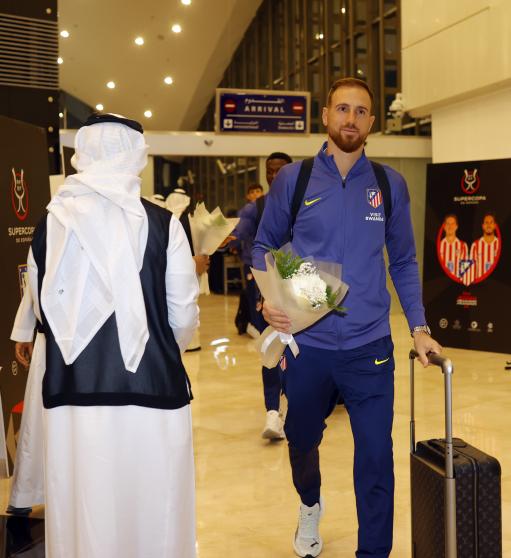 El Atlético de Madrid a su llegada a Yeda para disputar la Supercopa de España.