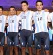 En la presentación de los equipos de la nueva edición de la Vuelta a San Juan en Argentina, el Team Medellín de Colombia, en el que milita Miguel Ángel López, quiso rendir un homenaje a la selección de Argetina de fútbol, reciente campeona del mundo.