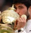 arlos Alcaraz se lleva el premio gordo de Wimbledon derrotando en la final a Novak Djokovic, que parecía intocable hasta que fue sometido por el murciano