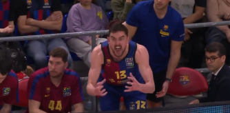 Satoransky mostró su enfado en el banquillo por una acción