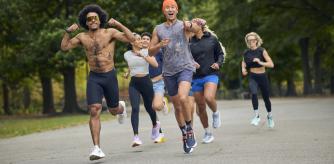 Correr produce endorfinas, que ayudan a retener serotonina, la hormona de la felicidad