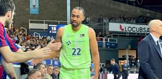 En apenas cinco minutos, el estadounidense igualó su mejor marca de cinco triples sin fallo, alcanzada previamente en Euroliga y Liga Endesa. Pero no se quedó ahí: tras el descanso, sumó un sexto triple, estableciendo su nuevo tope como azulgrana.