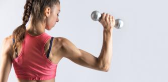 El método práctico y seguro para mejorar la firmeza de los tríceps sin usar pesas