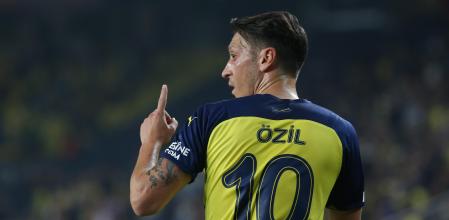 Özil espera que el Bayern gane la Bundesliga