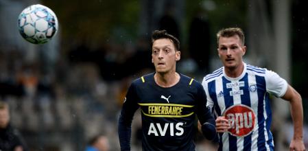 El ex madridista Özil, estrella del Fenerbahce
