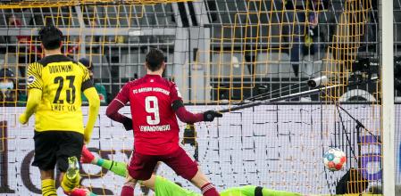 Lewandowski marca de penalti