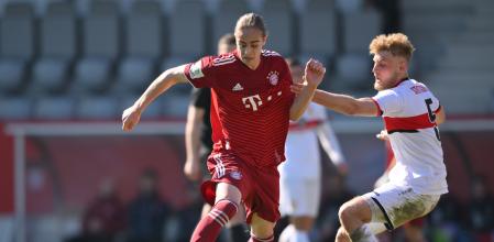 Kenan Yildiz, mediapunta del Bayern, está en la agenda del Barça