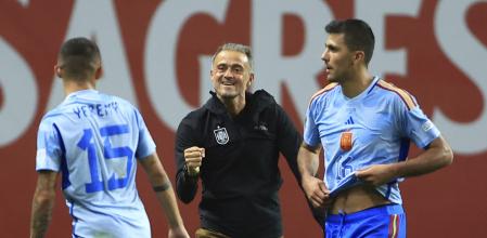 Luis Enrique y Rodrigo, tras la victoria