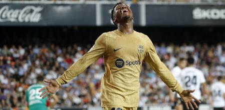 Ansu Fati se lamenta de una ocasión fallada ante el Valencia en Mestalla