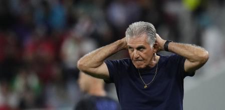 Queiroz se lamenta en la banda