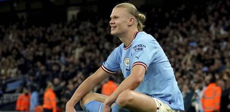 Erling Haaland ya es el jugador que más goles ha marcado en la Premier League en una temporada desde su la primera edición del campeonato inglés en 1992. El delantero noruego igualó el domingo el récord al anotar de penalti ante el Fulham y ayer lo pulverizó con su gran tanto contra el West Ham en el Etihad.