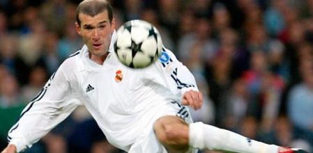 El 15 de mayo de 2002 el Real Madrid logró su novena Copa de Europa gracias am un espectacular voleón de Zinedine Zidane. El escenario fue el estadio Hampden Park de Glasgow y el Madrid derrotó al Bayer Leverkusen por 2-1.