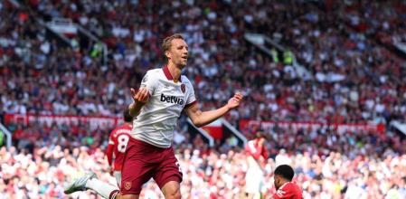 Soucek celebra su gol en Old Trafford