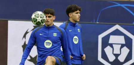 Gerard Martín y Pau Cubarsí se están erigiendo como la pareja de centrales preferida para Hansi Flick