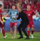 Hojbjerg celebra su gol con el seleccionador de Dinamarca, Kasper Hjulmand  EFE/EPA/Mads Claus Rasmussen DENMARK OUT