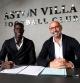 Amadou Onana firmó su contrato con el Aston Villa junto a Monchi, director deportivo del club inglés