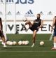Los jugadores del Madrid, durante el entrenamiento