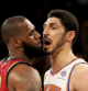 Enes Kanter, contra LeBron en un Cavaliers - Knicks de 2017.