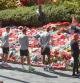 Los jugadores del Liverpool desfilan para depositar sus flores en memoria de Diogo Jota