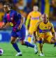 Edgar Davids, en una acción del partido de los Barça Legends contra el Tigres