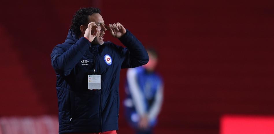 Argentinos Juniors vence a Newells y Old Boys se acerca a los tres líderes