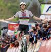 Pogacar hace de Pogacar y dinamita el Dauphiné con una exhibición