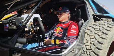 Carlos Sainz tras quedar séptimo en la primera etapa del Dakar