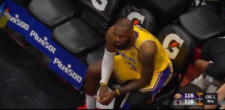 El entrenador de Los Lakers, devastado tras la derrota contra los Chicago Bulls