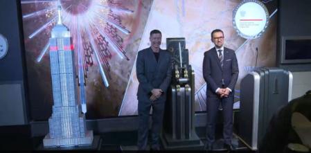 Lewandowski enciende las luces del Empire Estate