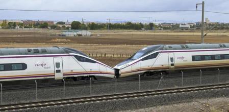 El equipo de criminalística de la GC inspecciona la zona tras el accidente en Adamuz (Córdoba)