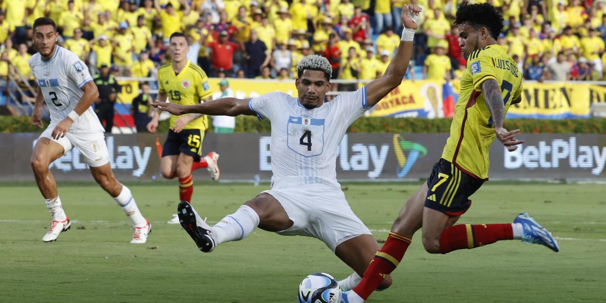 Uruguay empata in extremis con un gran Araujo