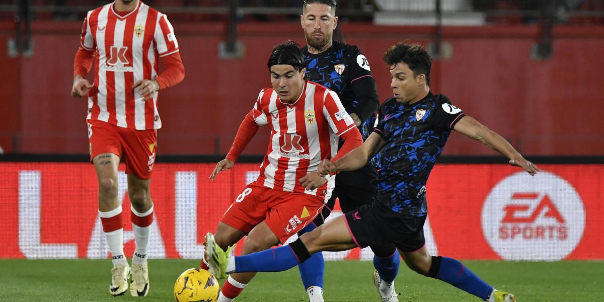 Oliver Torres maneja dos ofertas