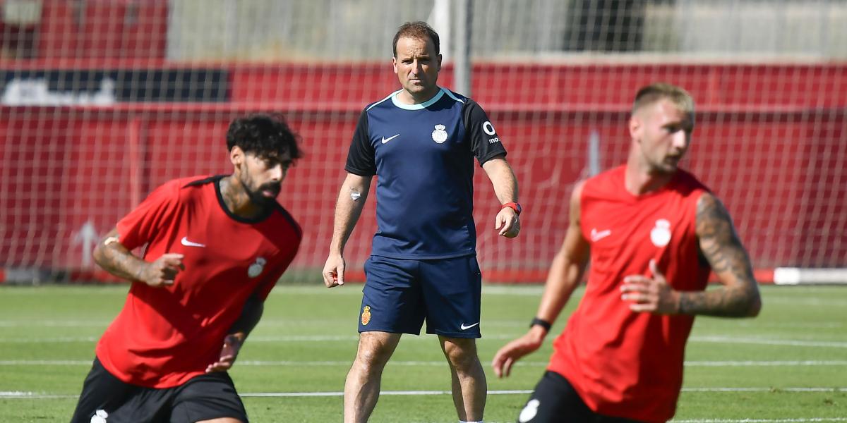 El Mallorca arranca su pretemporada con dos sonadas ausencias