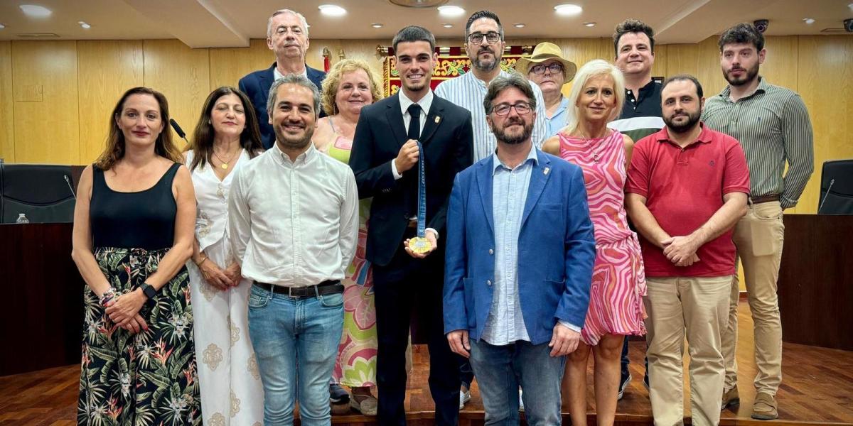 Pinto rinde homenaje a Miguel Gutiérrez