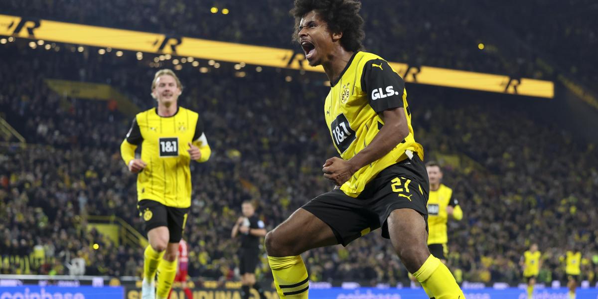 Un partidazo de Adeyemi permite al Dortmund dormir como líder