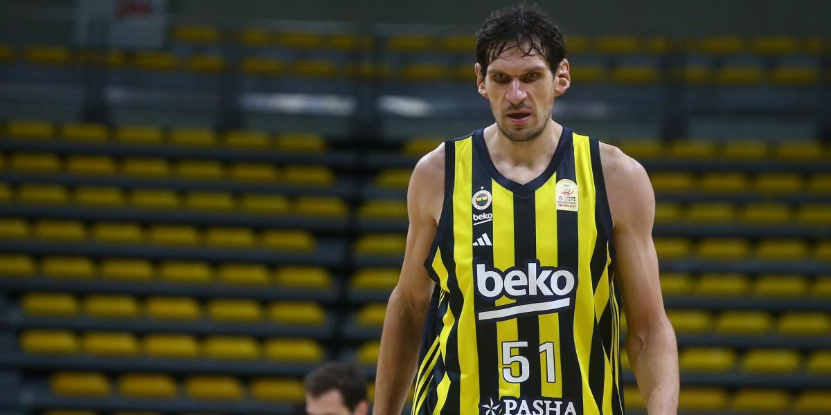 Marjanovic (2,25) asusta en su primer partido con el Fenerbahçe