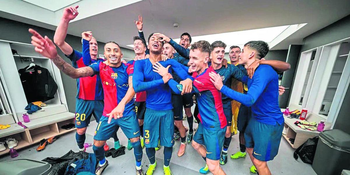 Hansi Flick redecora el vestuario del equipo con frases motivacionales