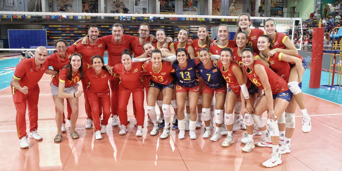 España llega a Alicante para preparar sus partidos ante Croacia y Suecia