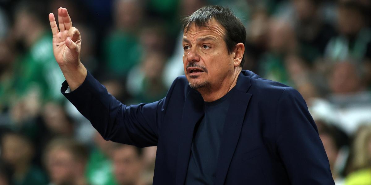 Los aficionados cargan contra Ataman por la decisión que tomó en la última jugada