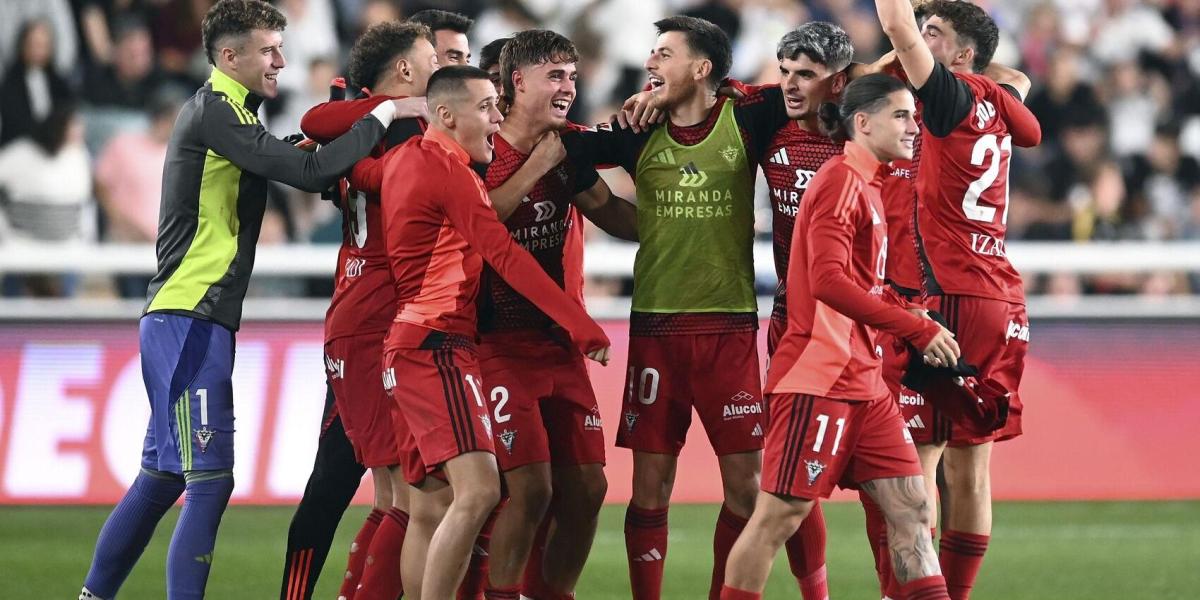 Horario y dónde ver por TV el Mirandés - Real Oviedo de la final del playoff de LaLiga Hypermotion