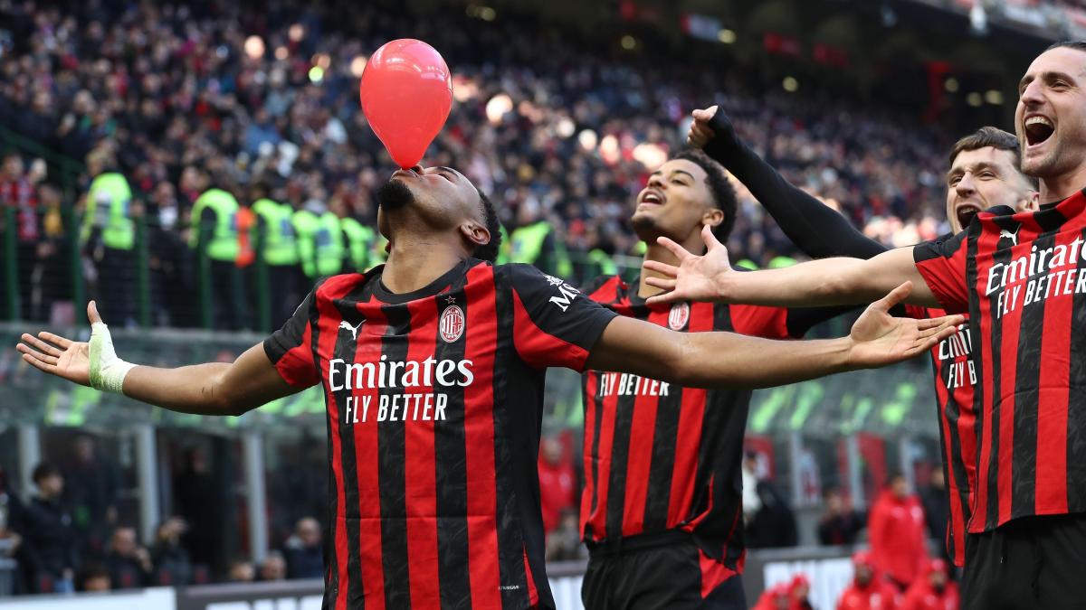 Italia descubre por qué Nkunku celebra sus goles inflando un globo