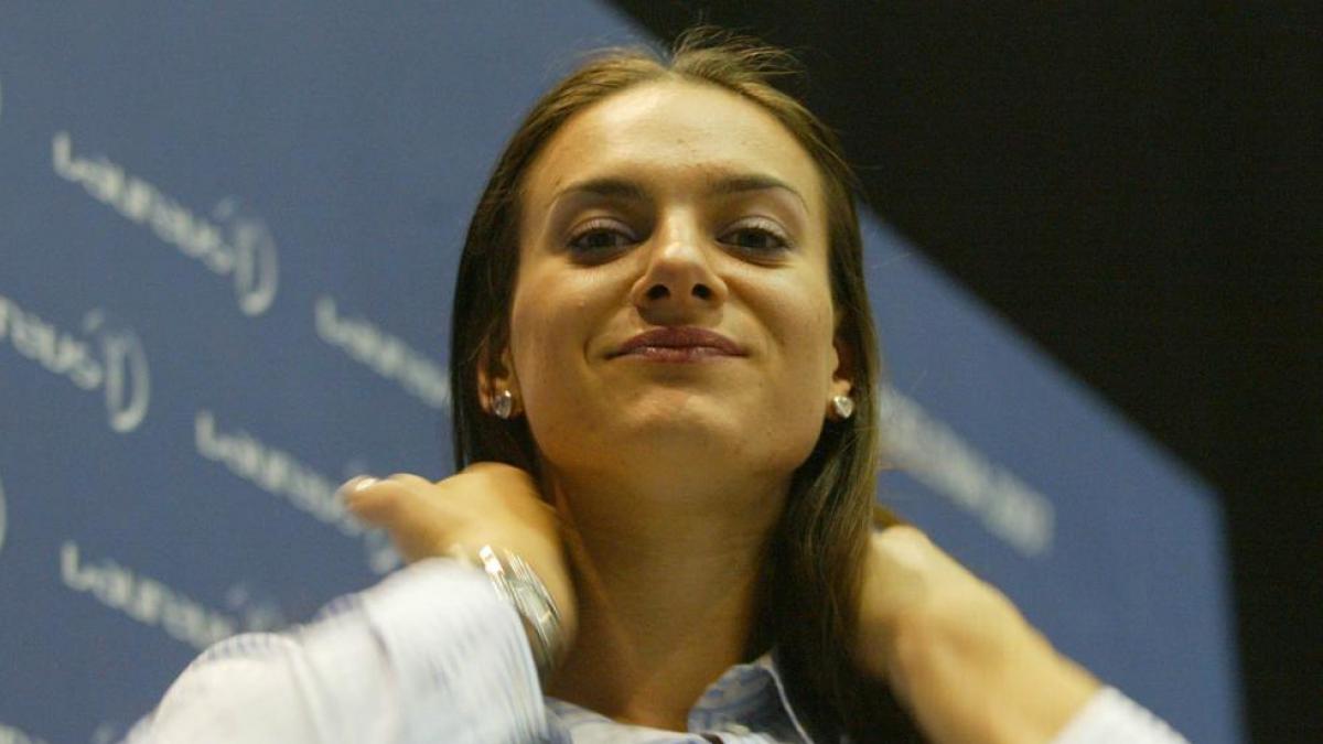 Isinbáyeva recupera su puesto en comisión de atletas del COI tras apoyar la paz en Ucrania