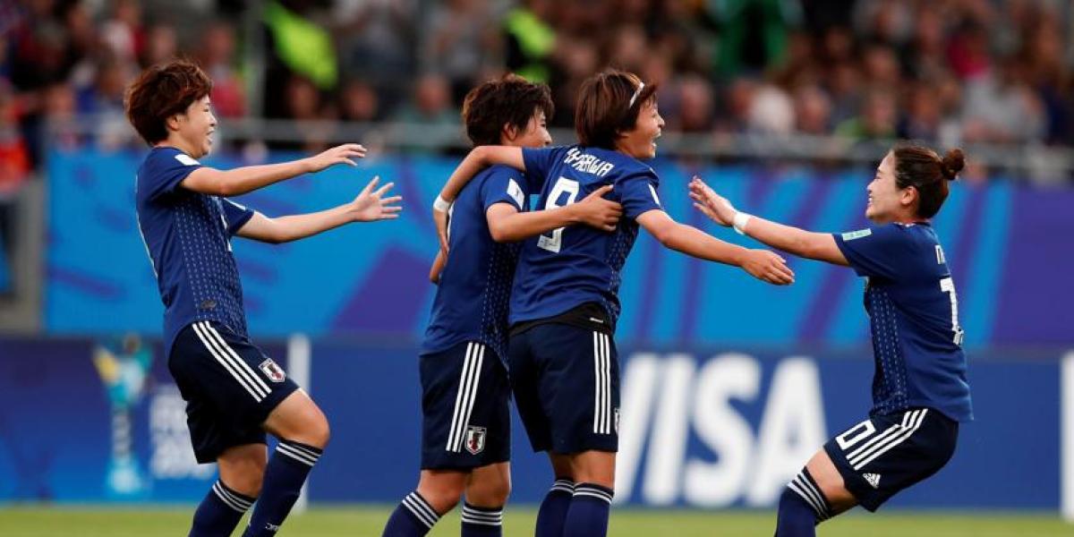 Japón se adelanta ante España